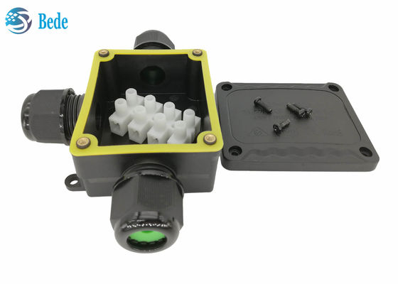 กล่องแยกกันน้ำ IP68 กล่องเต้าเสียบทนฝนและแดด 3 ช่อง 450V ชนิด T