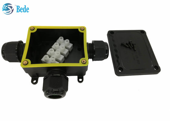 กล่องแยกกันน้ำ IP68 กล่องเต้าเสียบทนฝนและแดด 3 ช่อง 450V ชนิด T